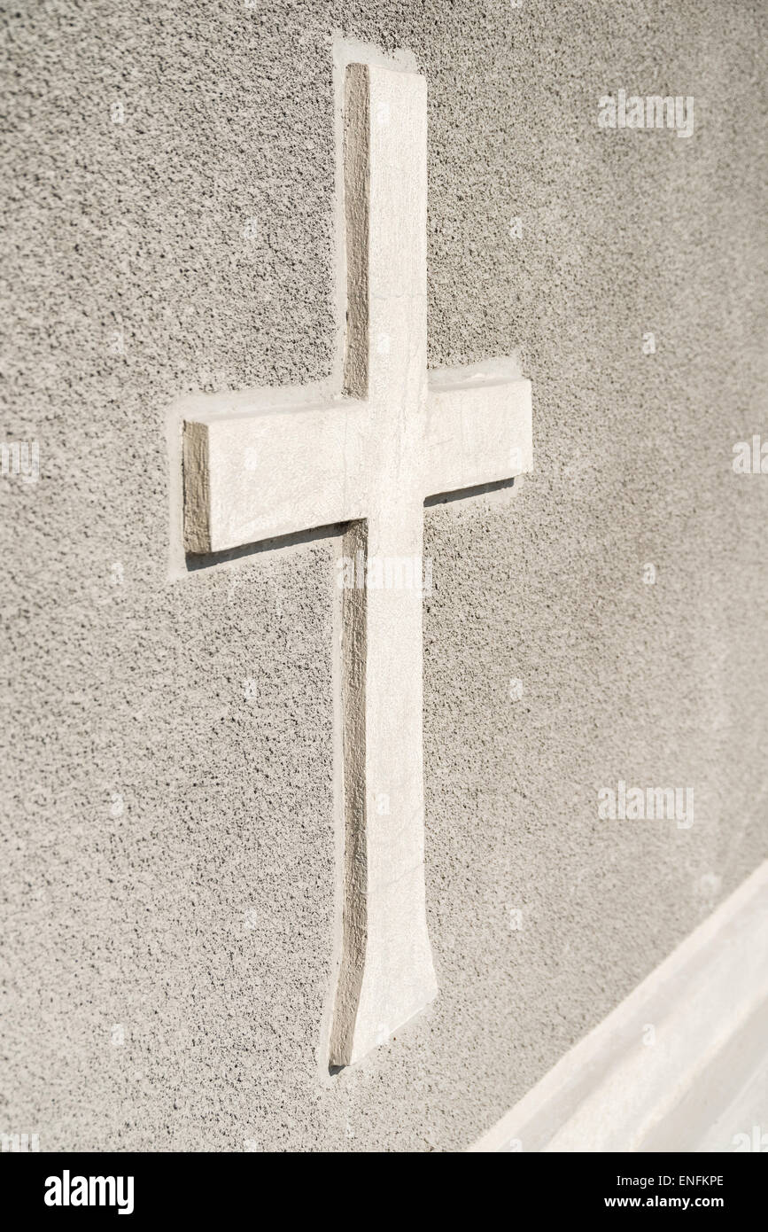 I cristiani ortodossi segno a forma di croce sulla parete di cemento Foto Stock