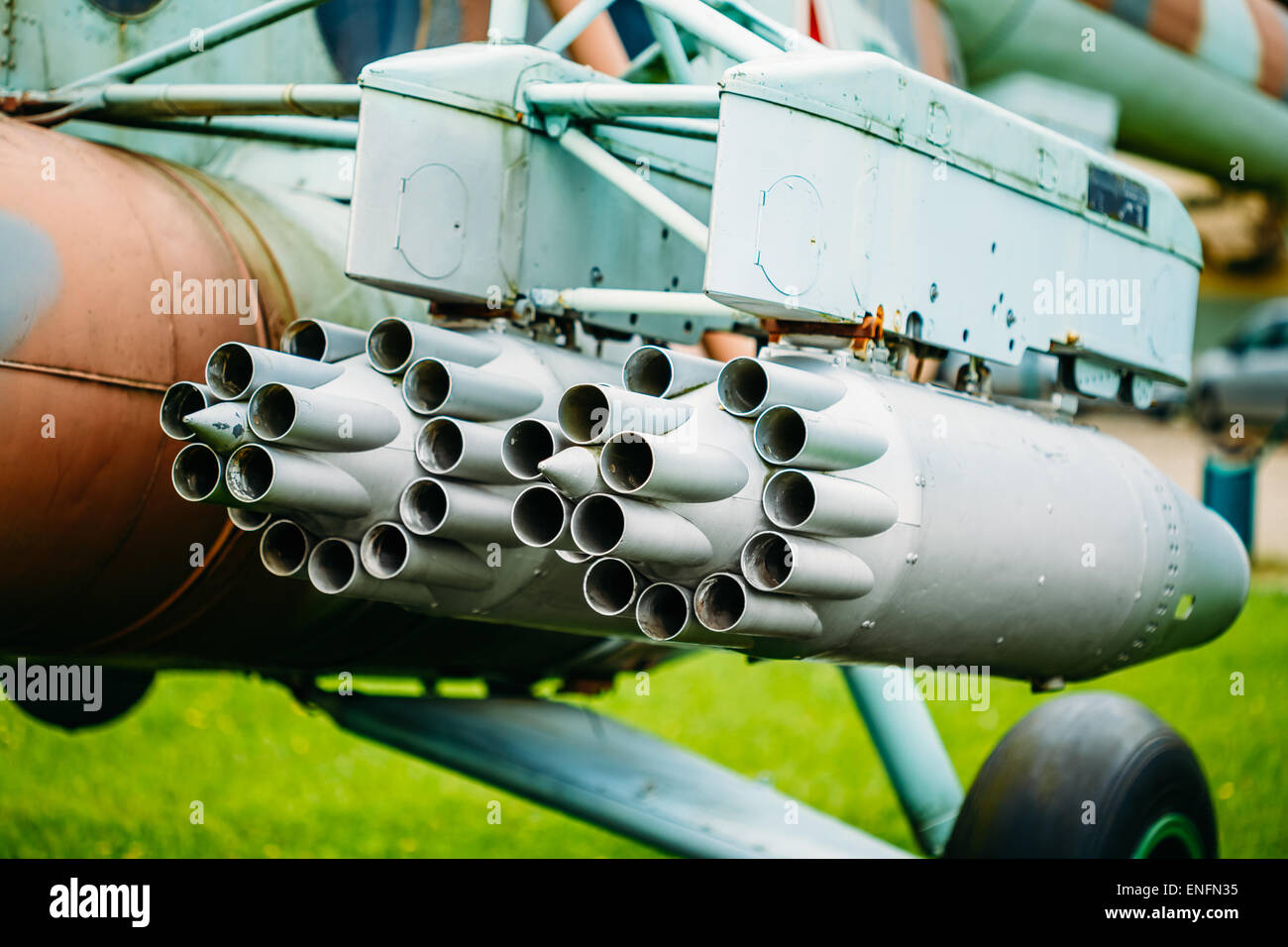 Mil Mi-24 è un grande elicottero gunship e elicottero d'assalto e bassa capacità di trasporto truppe con spazio per otto passeggeri. Foto Stock