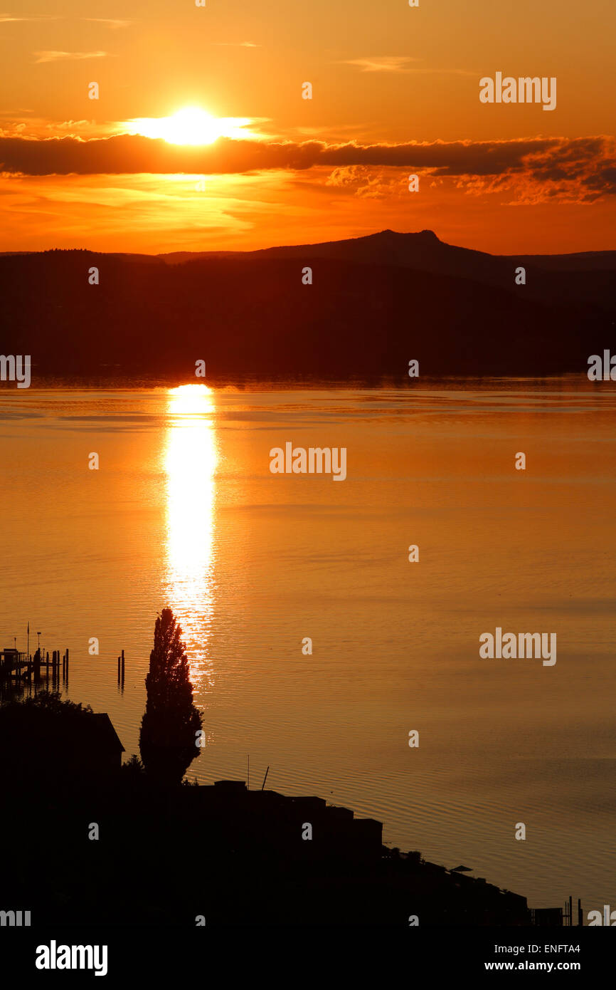 Il tramonto sopra il vulcano Hegau, Lago di Costanza, il Cantone di Turgovia, Svizzera Foto Stock