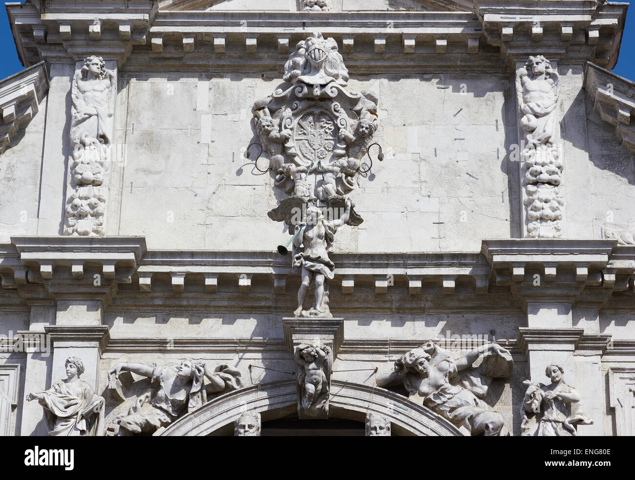 Elaborare le sculture del XV secolo la chiesa barocca di San Moise Venezia Veneto Italia Europa Foto Stock