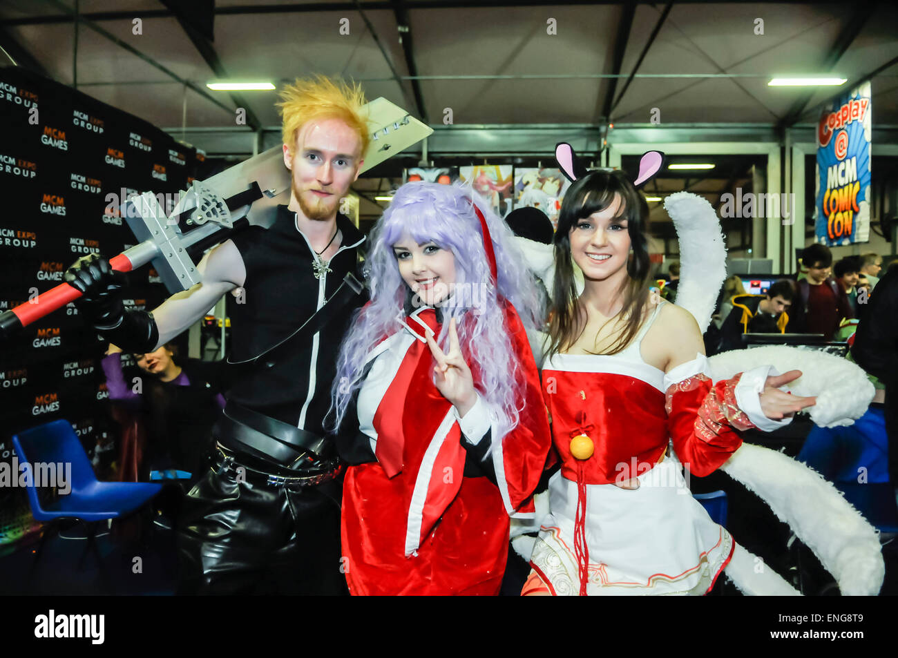 Cosplayers raccogliere in costume in una conferenza Comicon Foto Stock