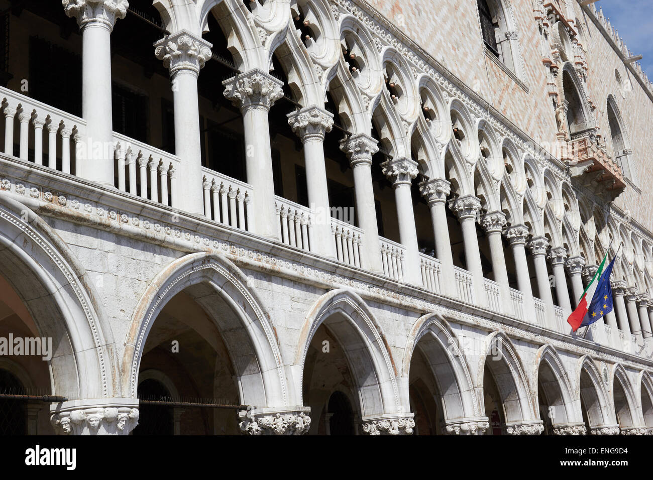 Molti archi del Palazzo Ducale di Piazza San Marco Venezia Veneto Italia Europa Foto Stock