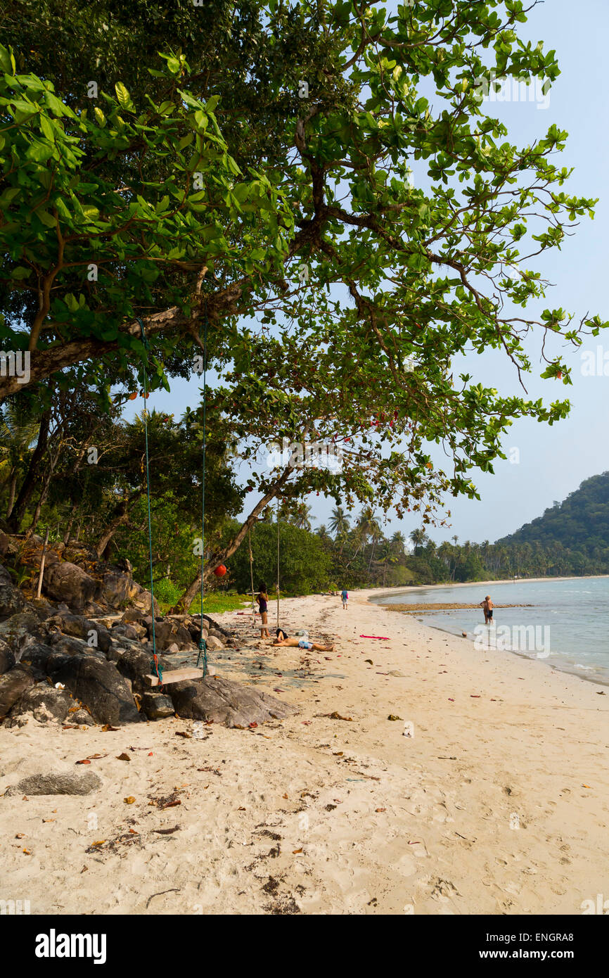 La lunga spiaggia su Ko Chang, Thailandia Foto Stock