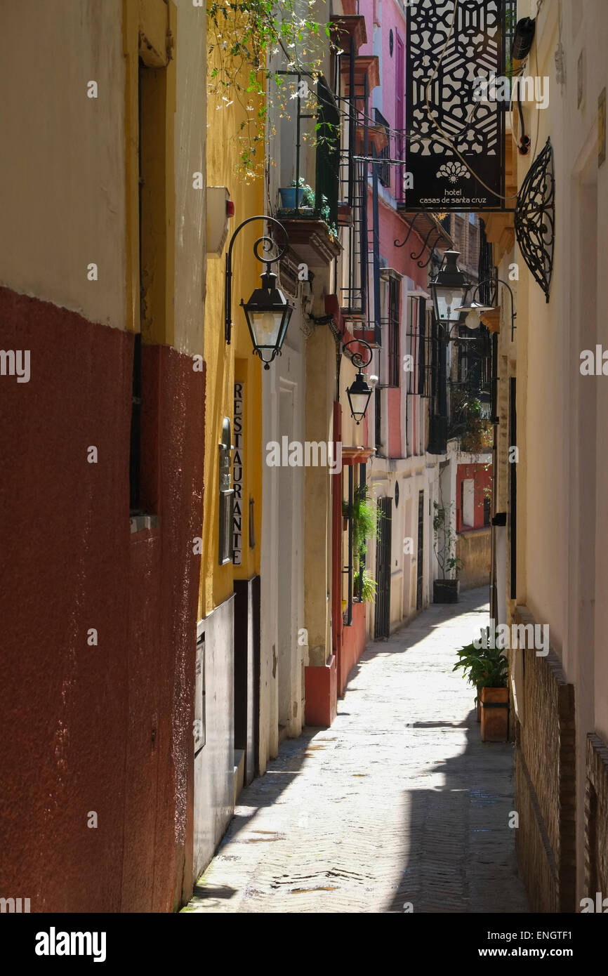 Siviglia, Spagna: sole strade strette Foto Stock
