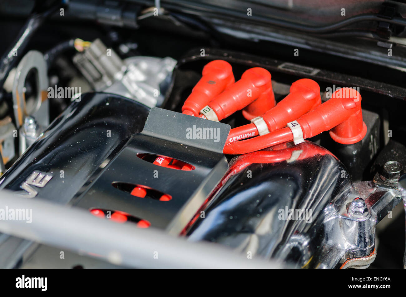 Alta tensione sulla porta il motore di una Mazda MX-5 Foto Stock