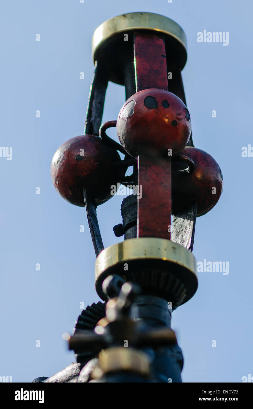 Governatore sulla parte superiore di un motore di trazione Foto Stock