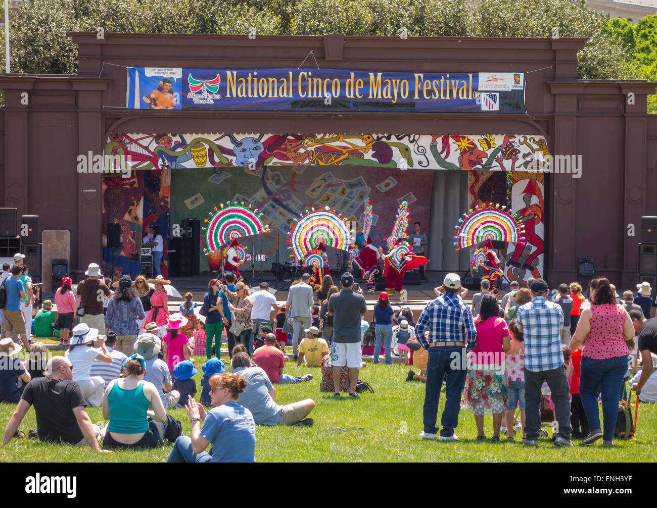 WASHINGTON, DC, Stati Uniti d'America - Cinco de Mayo Festival, sul palco, sul National Mall. Foto Stock