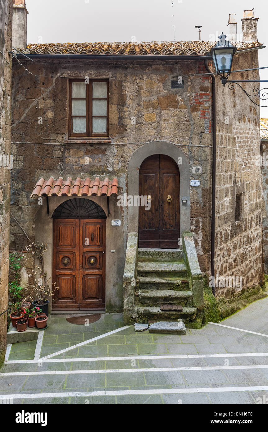 Ingresso anteriore per residenza rustica a Pitigliano, Provincia di Grosseto, Italia Foto Stock