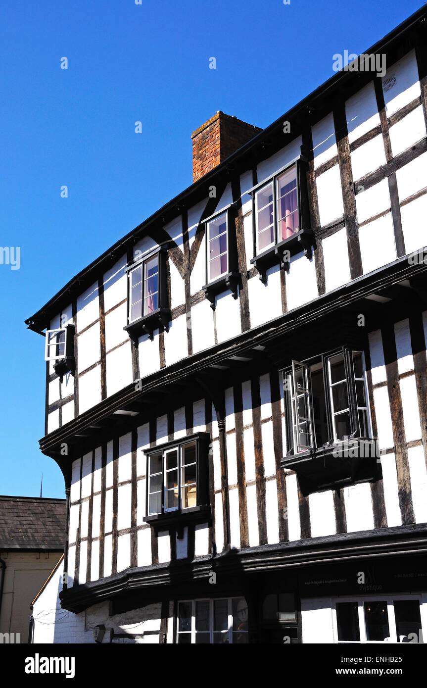 La struttura di legno edificio vicino macellaio riga nel centro della città, Shrewsbury, Shropshire, Inghilterra, Regno Unito, Europa occidentale. Foto Stock