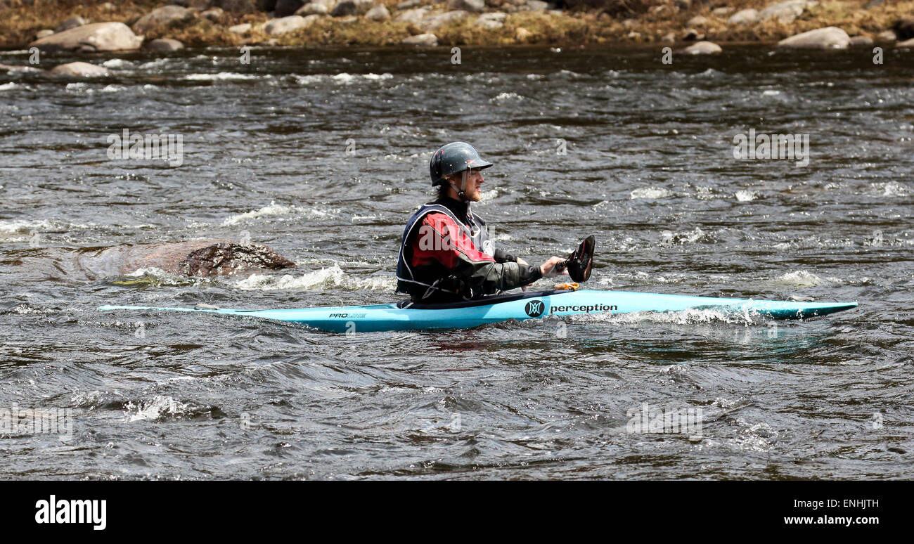 Il kayak sul fiume Hudson in Adirondack State Park USA USA, America acqua bianco derby. Foto Stock