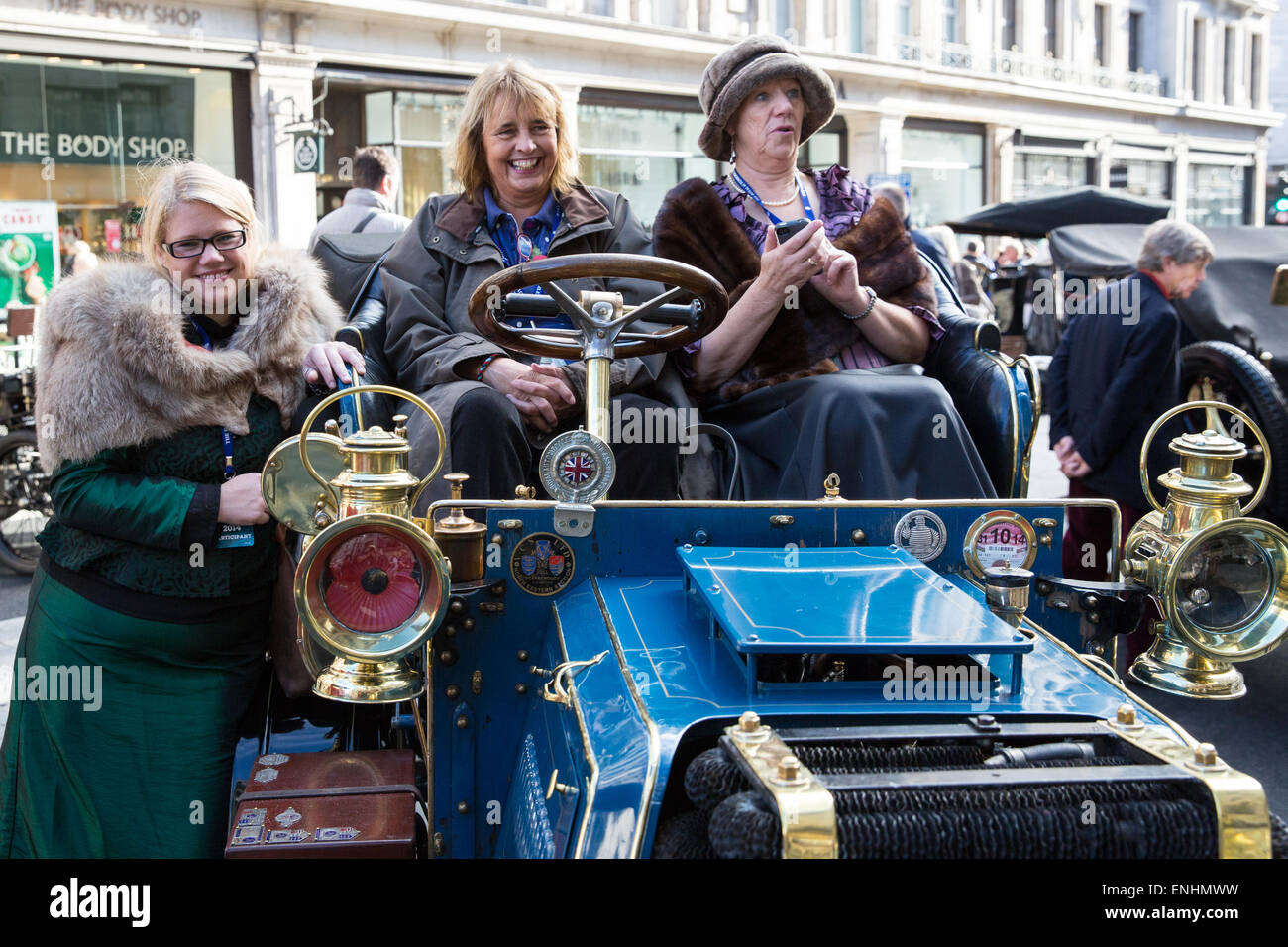 Regent Street Motor Show 2014 a Londra. La mostra è un caldo fino al Bonhams Londra a Brighton Veteran Car Run. Dotato di: atmosfera,Contestant dove: Londra, Regno Unito quando: 01 Nov 2014 Foto Stock