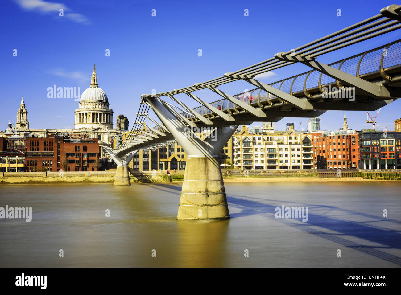 Millenium Bridge di Londra, Inghilterra Foto Stock