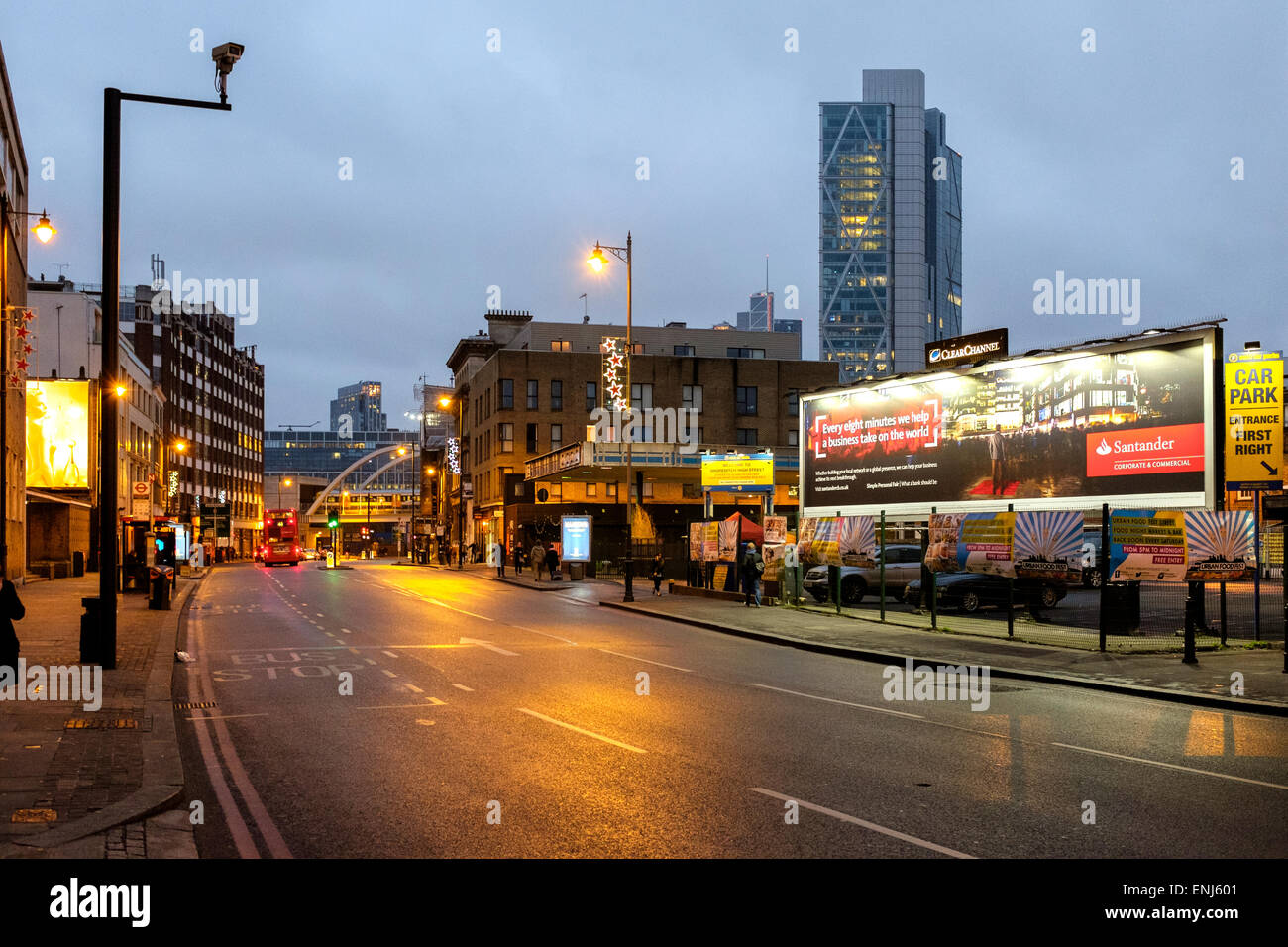 Shoreditch High Street di notte,Londra,Inghilterra Foto Stock