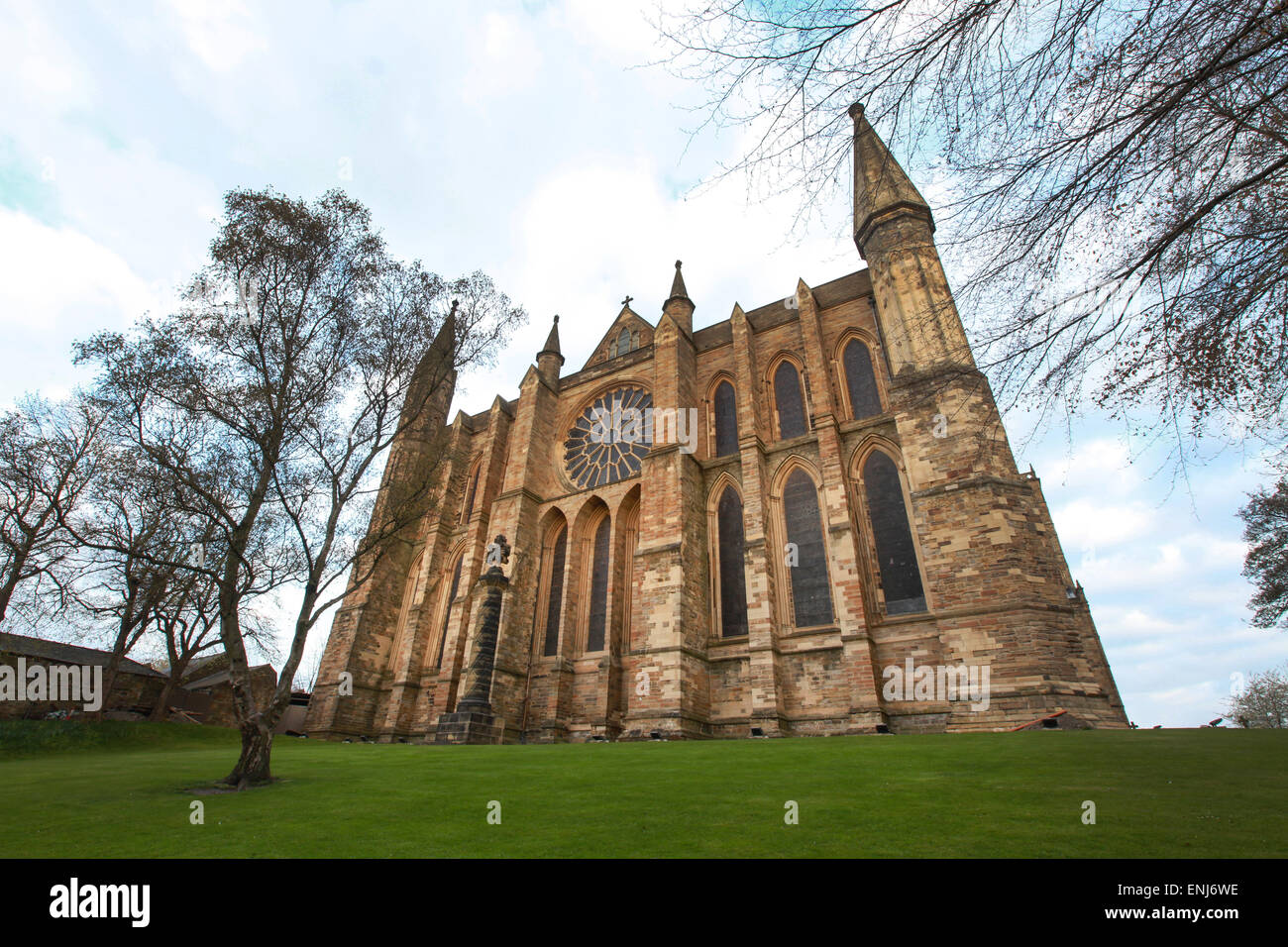 Sul lato orientale della Cattedrale di Durham che mostra la finestra di Rose Foto Stock