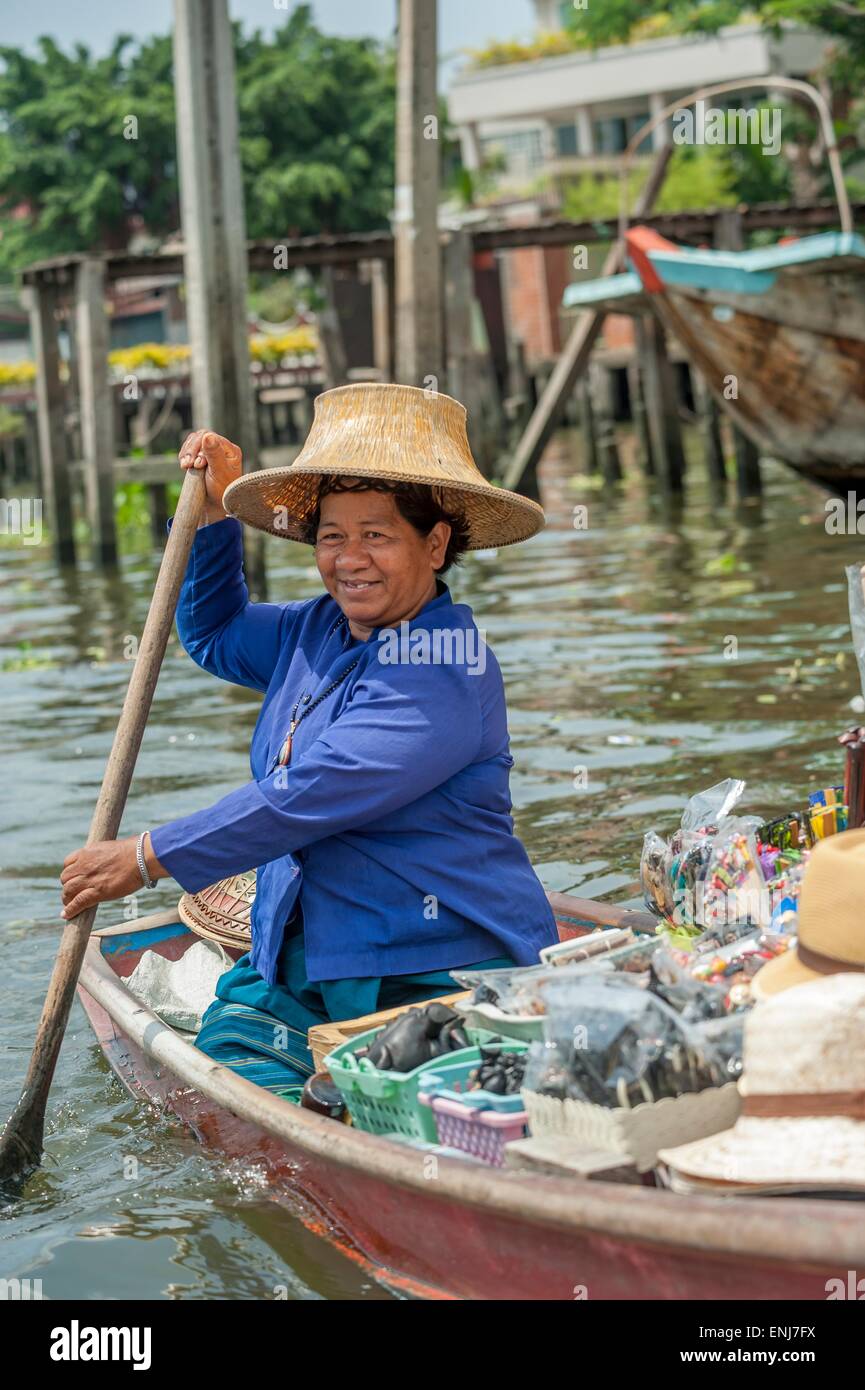 Imbarcazione locali del fornitore. Bangkok. Della Thailandia Foto Stock