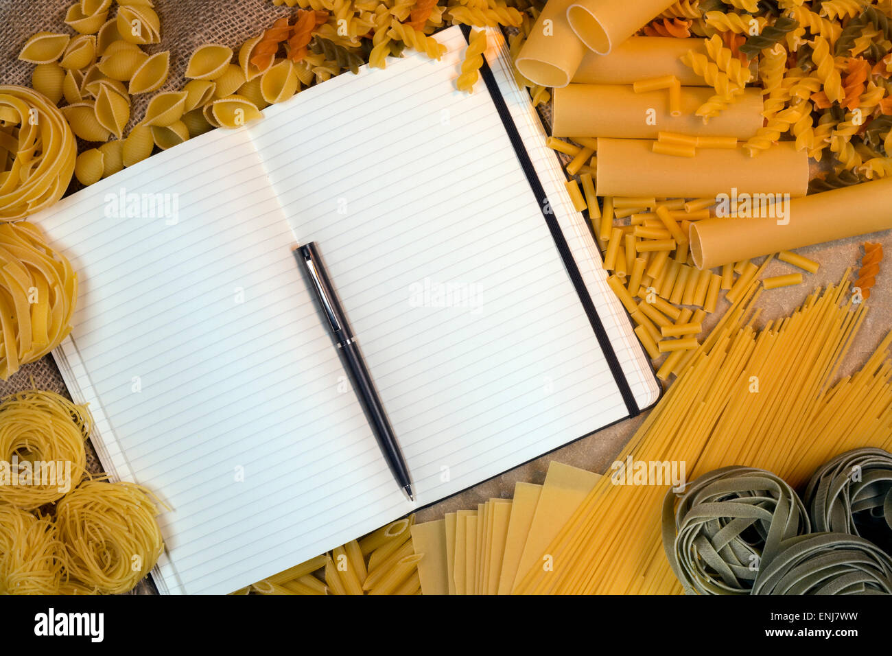 La pasta italiana - ricetta vuota pagine di libri con spazio per il testo Foto Stock