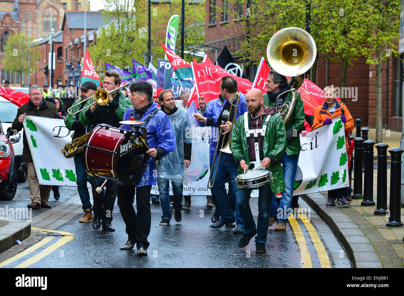 Il Jaydee Brass Band provenienti dai Paesi Bassi comporta un giorno di maggio sindacato rally in Londonderry, Irlanda del Nord Foto Stock
