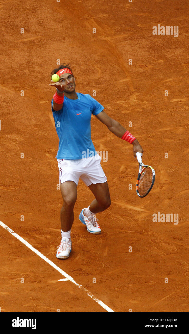 6 maggio 2015 - Madrid, Spagna - 06.05.2015 Madrid, Spagna. Rafael Nadal batte Steve Johnson in Madrid Open 2° round, 6-4, 6-3 (credito Immagine: © Michael Cullen/ZUMA filo) Foto Stock