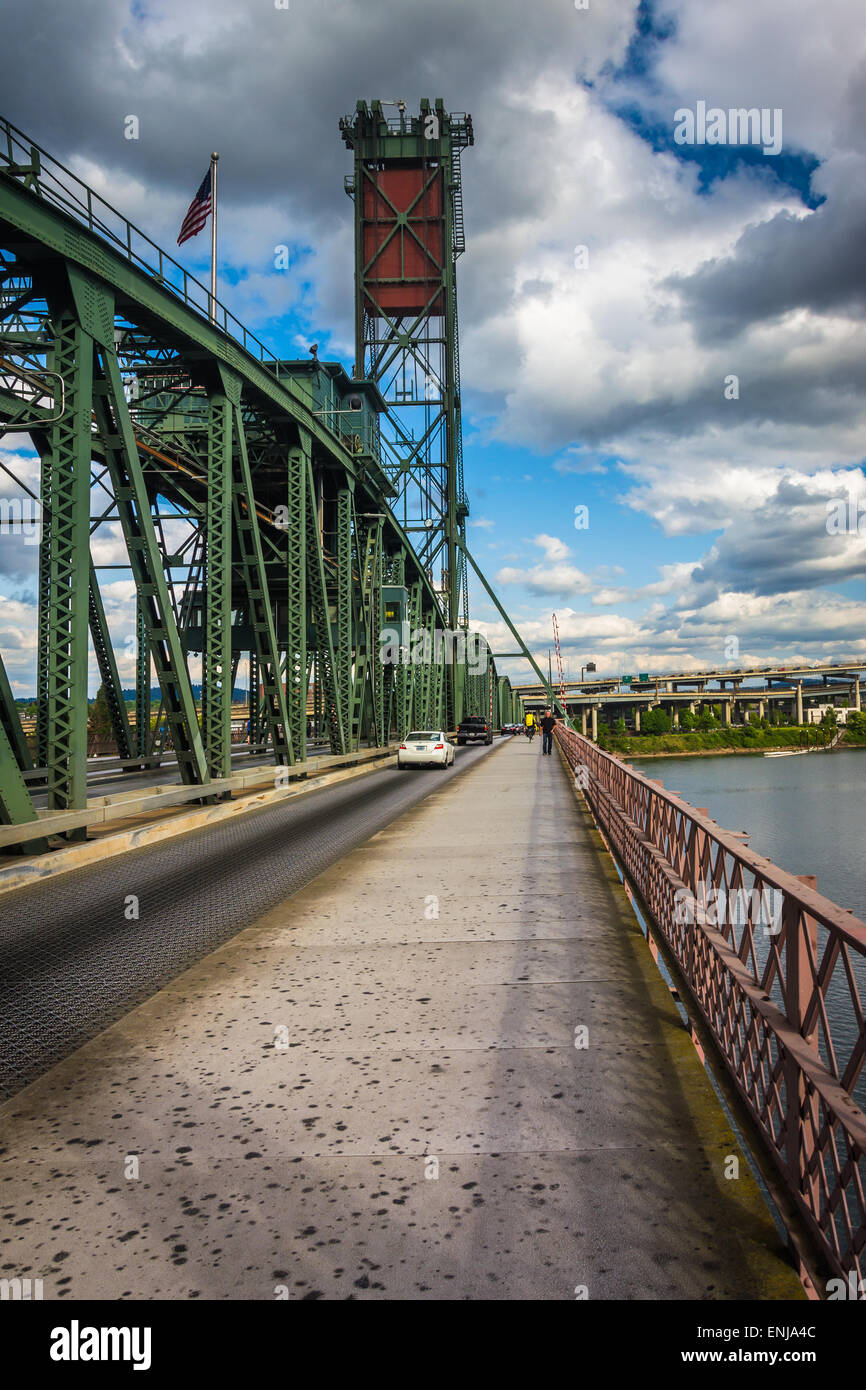 Il ponte di Hawthorne, a Portland, Oregon. Foto Stock