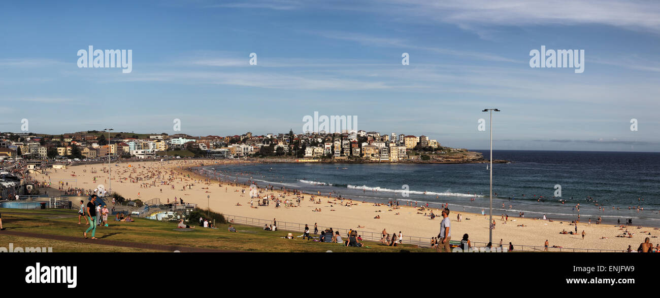 Serata estiva a Bondi Beach a Sydney, in Australia. Foto Stock