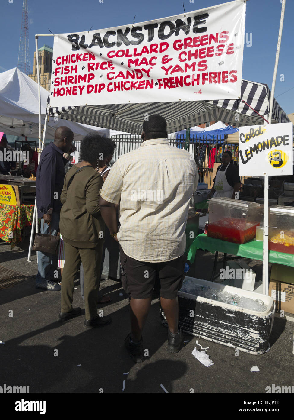 Soul food concessione alla danza in Africa Festival in Fort Greene Sezione di Brooklyn a New York, 2014. Foto Stock