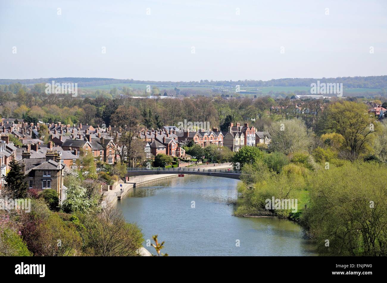 Vista lungo il fiume Severn visto dal castello, Shrewsbury, Shropshire, Inghilterra, Regno Unito, Europa occidentale. Foto Stock