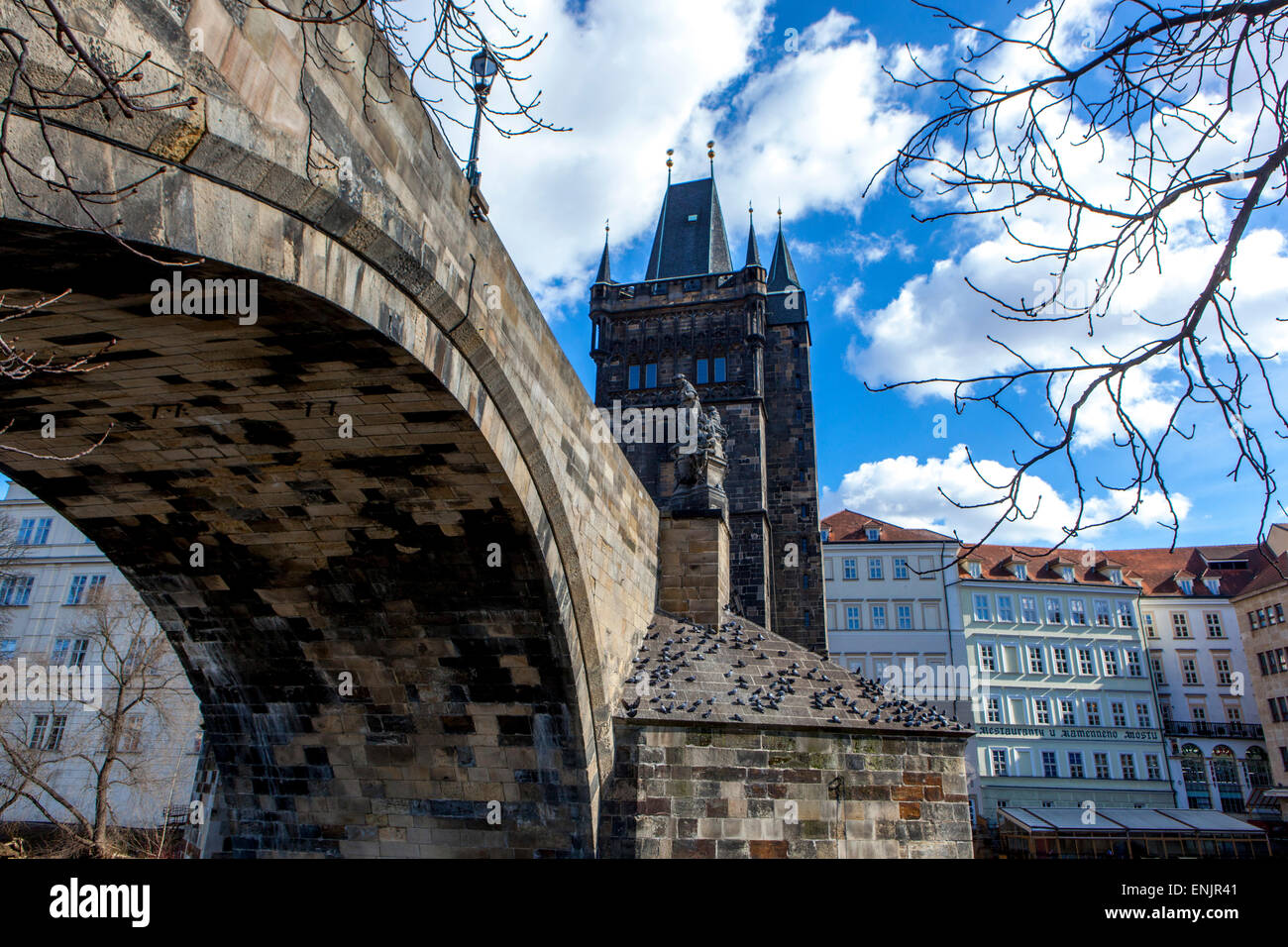 Città Vecchia Torre del Ponte Carlo, arco gotico, Praga Repubblica Ceca Foto Stock