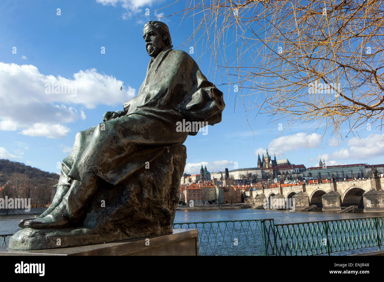 Statua del compositore ceco di fronte al Bedrich Smetana Museum di Praga, compositore della Repubblica Ceca Smetana Foto Stock