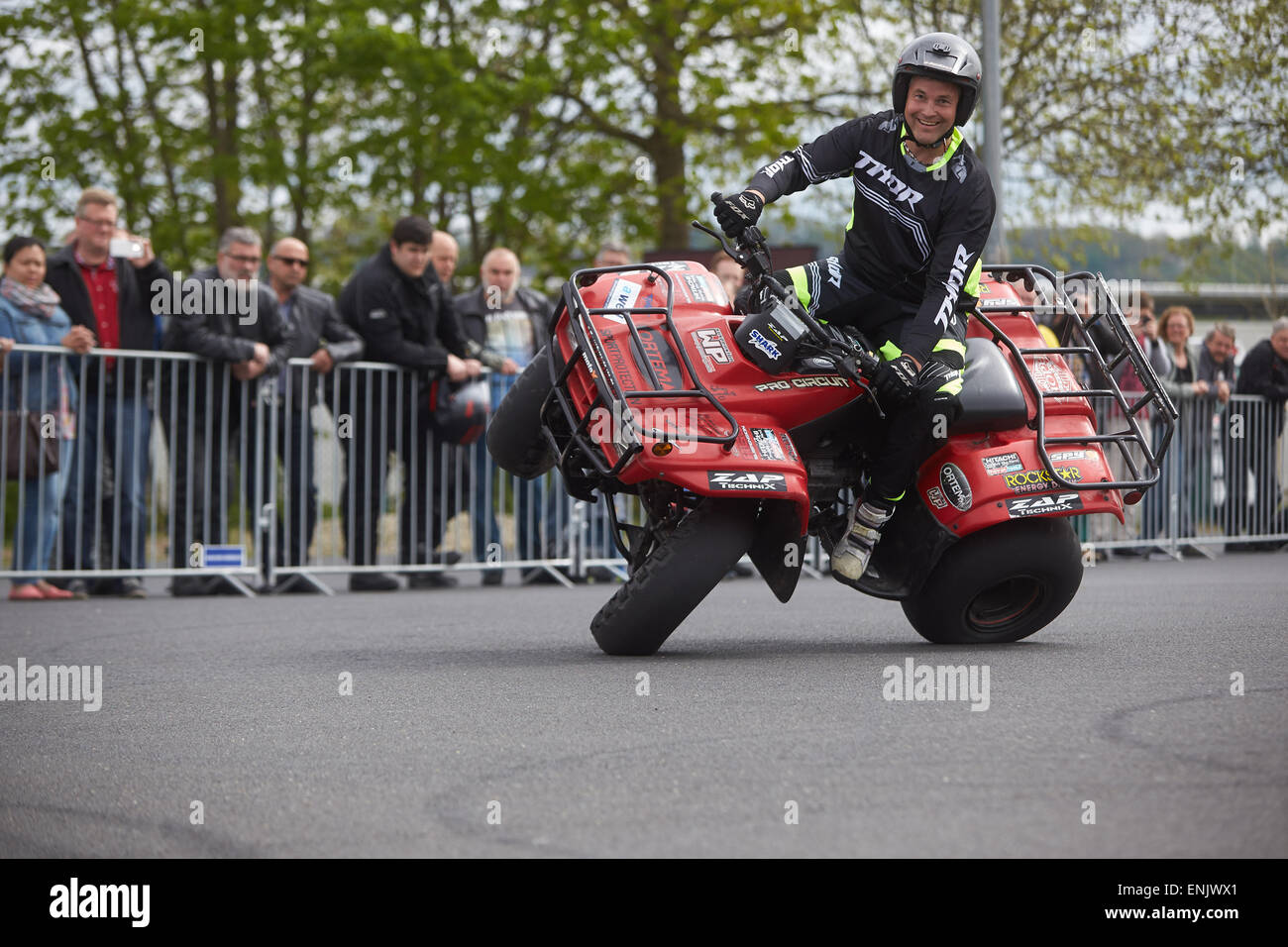 Motociclo Stuntman Mike Auffenberg su di una moto quad durante l'ADAC moto giorno di avvio, Coblenza, Renania-Palatinato, Germania Foto Stock