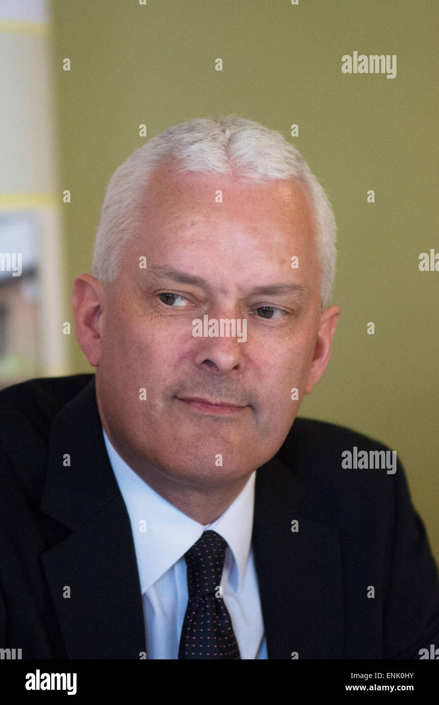 Snp candidato Paul monaghan a 2015 elezione hustings in glospie Foto Stock