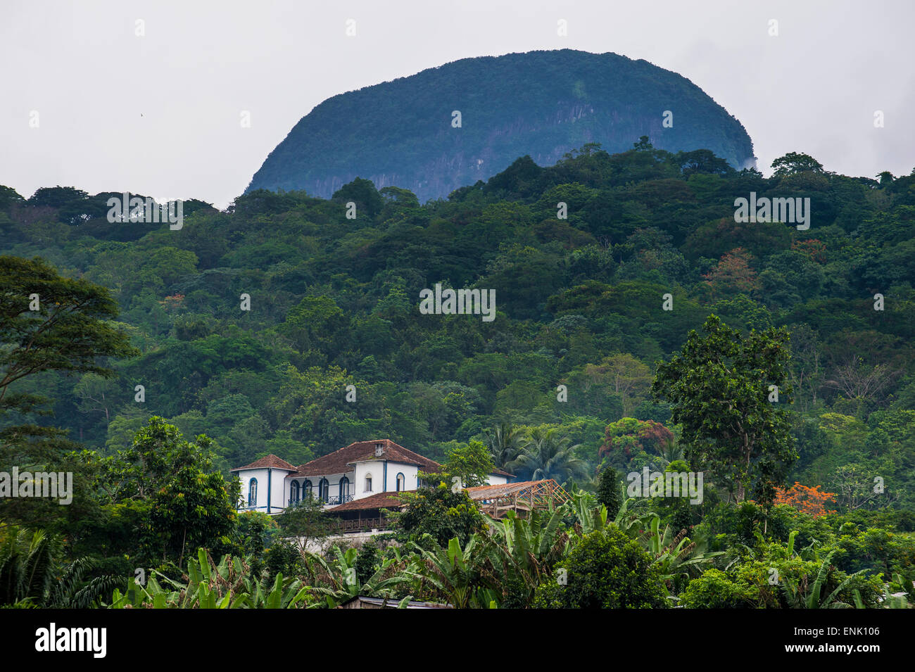 Bella Roca de Sao Joao Angolares, east coast di Sao Tome, Sao Tome e Principe, Oceano Atlantico, Africa Foto Stock