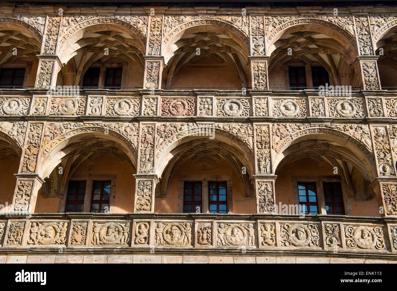 Castello Rinascimentale La corte interna immagini e fotografie stock ad alta risoluzione - Alamy
