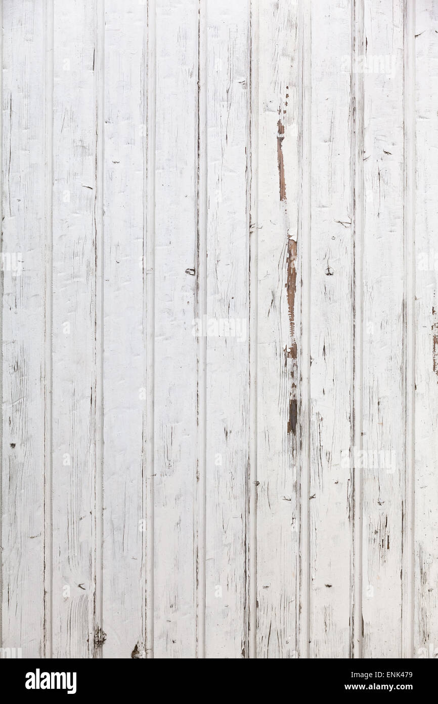Verticali di colore bianco con pannelli in legno shabby chic parete Foto  stock - Alamy