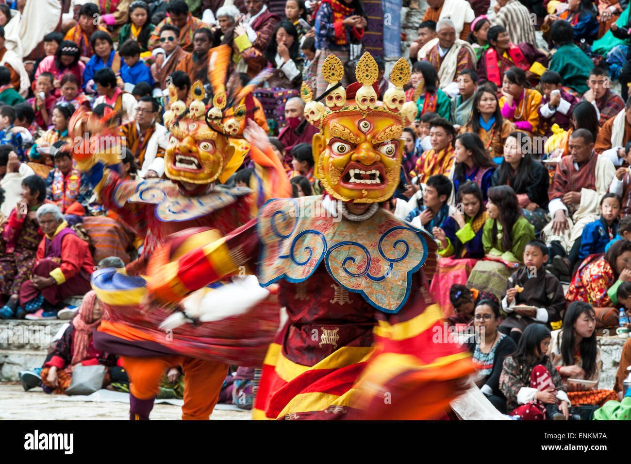 La danza della divinità terrificanti (Tungam) a paro festival religioso del Bhutan Foto Stock