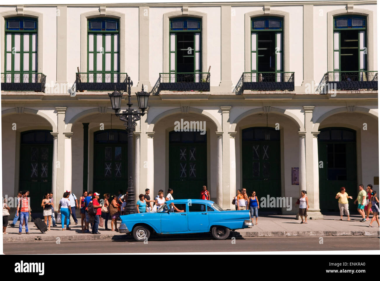 Un vecchio American automobile parcheggiata in una strada a l'Avana, Cuba Foto Stock