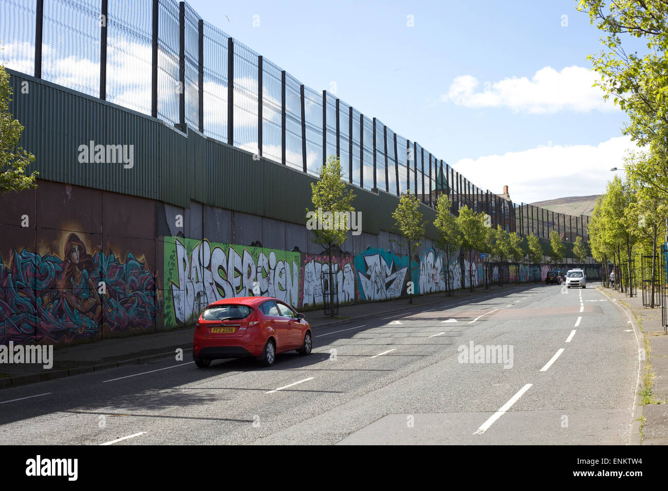 Parete di pace, Shankill Road, Belfast, Irlanda del Nord Foto Stock