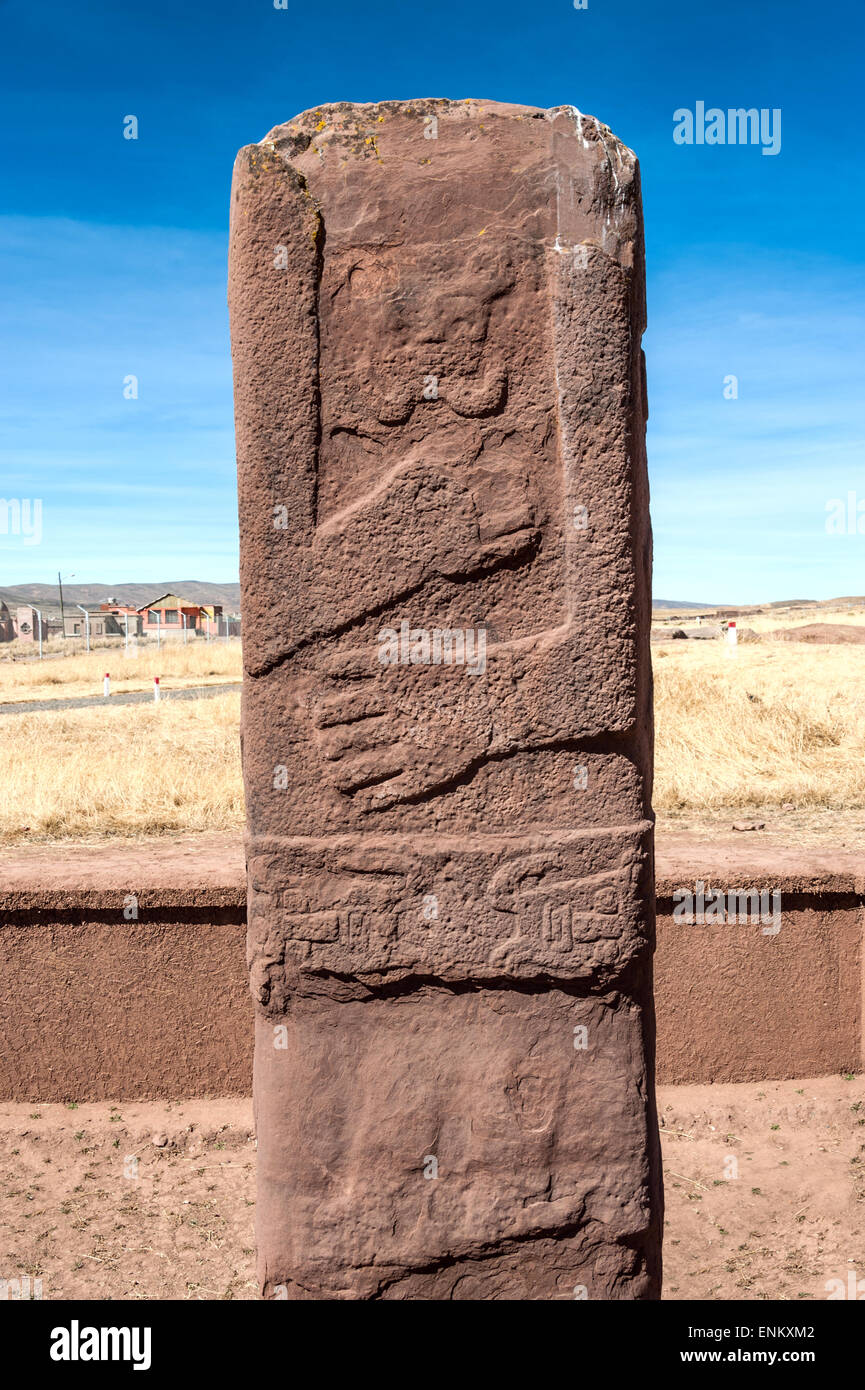 Monolito a Tiwanaku Altiplano regione Titicaca Bolivia Foto Stock
