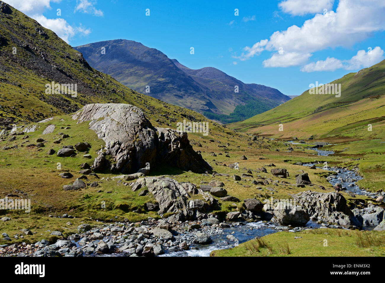 Il paesaggio intorno al Hinister Pass, Parco Nazionale del Distretto dei Laghi, Cumbria, England Regno Unito Foto Stock