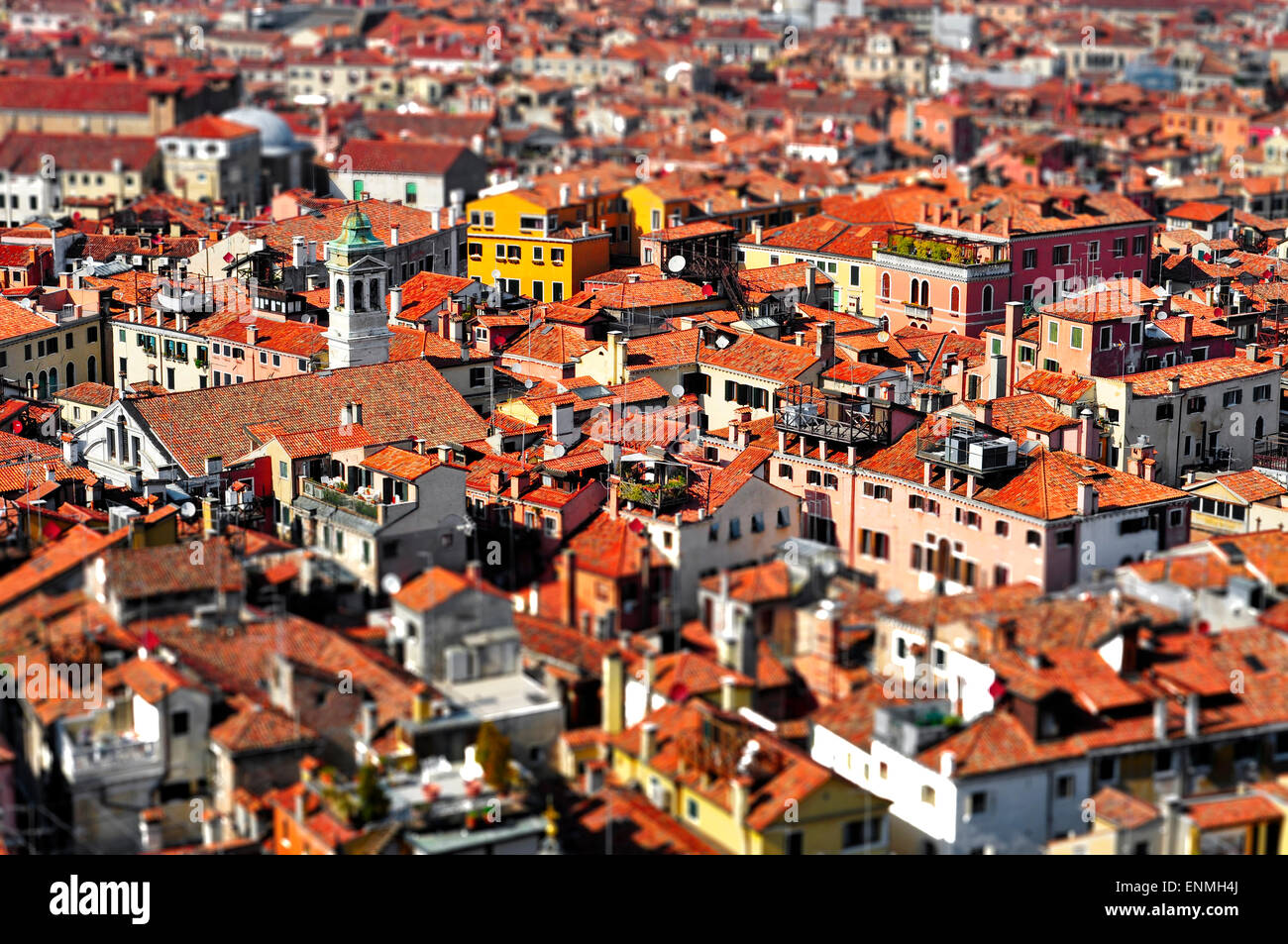 Una vista dei tetti di Venezia, in Italia, con tilt shift effetto lente Foto Stock