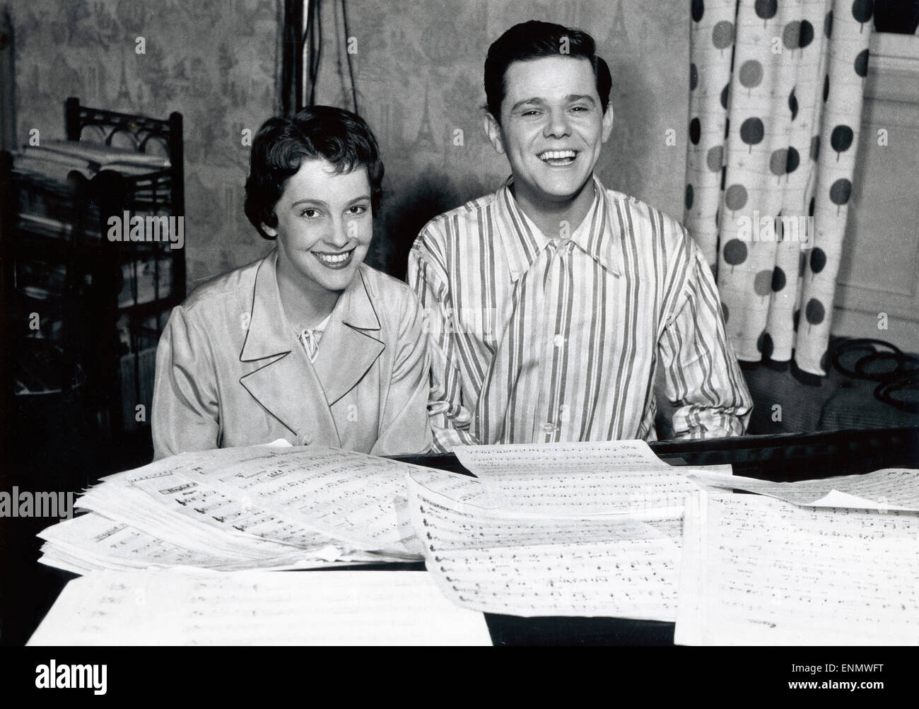 Musik, Musik und nur Musik, Deutschland 1955, Regie: Ernst Matray, Darsteller: Inge Egger, Walter Giller Foto Stock