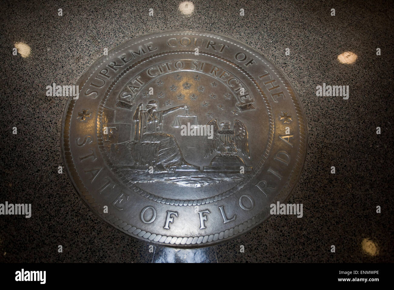 Guarnizione dello stato sul piano della rotunda della Florida corte suprema Foto Stock