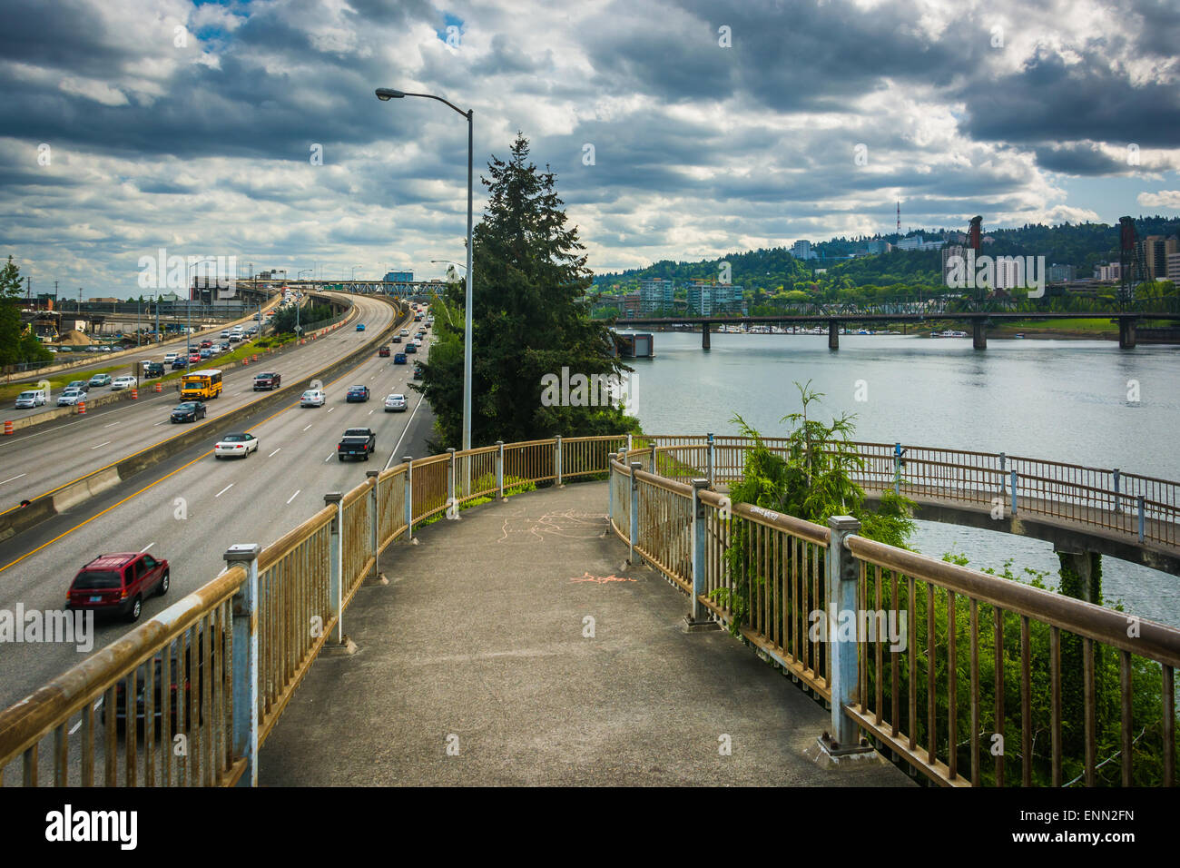 Rampe pedonali al Morrison Bridge, a Portland, Oregon. Foto Stock