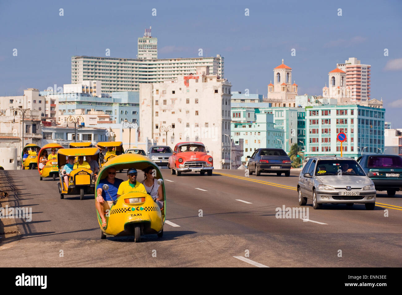 Cuba taxi di trasportare le loro tariffe in Havana, Cuba Foto Stock