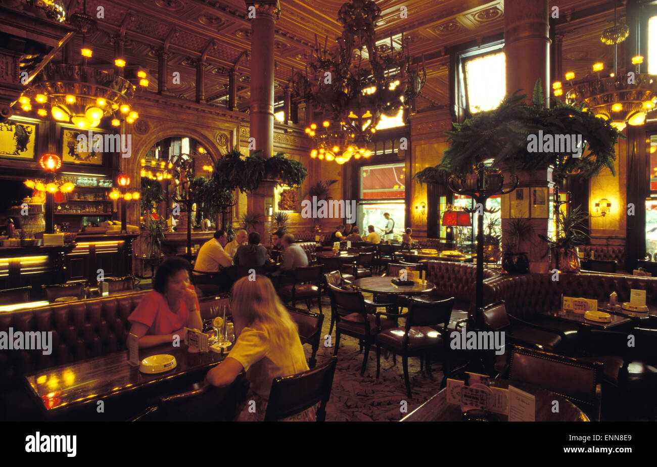 BEL, Belgio, Bruxelles, il bar del Grand Hotel Metropole a La Place de Brouckere. BEL, Belgien, Bruessel, Bar des Grand Hotel Foto Stock