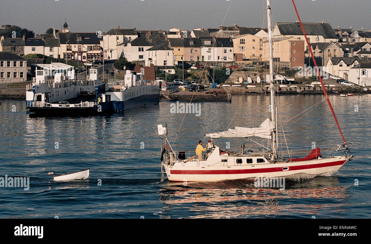 AJAXNETPHOTO. TORPOINT, Inghilterra. - Veicolo E PIEDI PASSEGGERO traversata in traghetto da TORPOINT di DEVONPORT. Foto:JONATHAN EASTLAND/AJAX REF:TC4914 6 3A Foto Stock