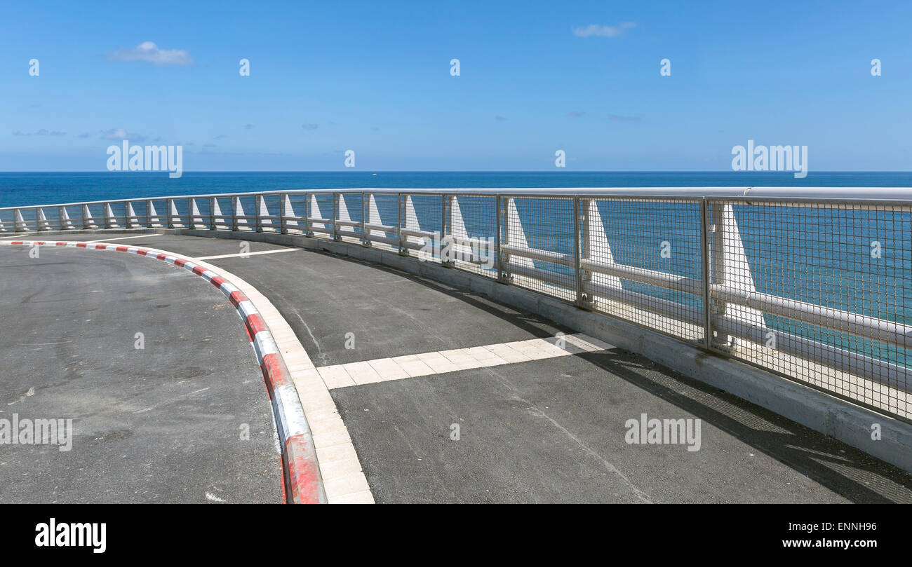 Ponte sullo sfondo del mare di Haifa Foto Stock