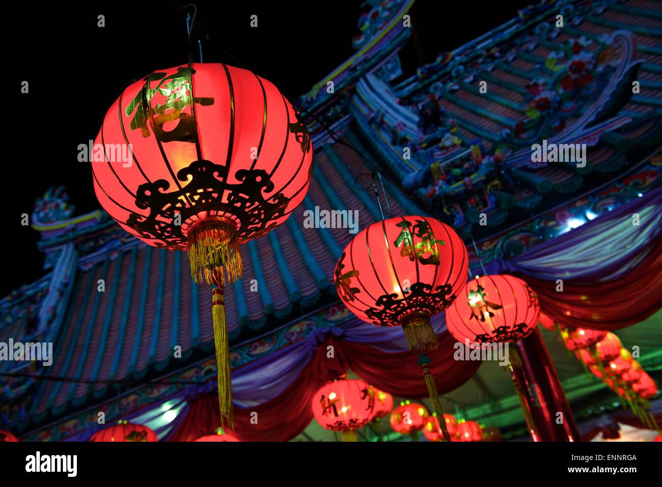 Un viaggio Opera Cinese troupe eseguire per il Capodanno cinese di Wat Phlapphla Chai, Chinatown, Bangkok. Il 31 gennaio, 2014. Foto Stock