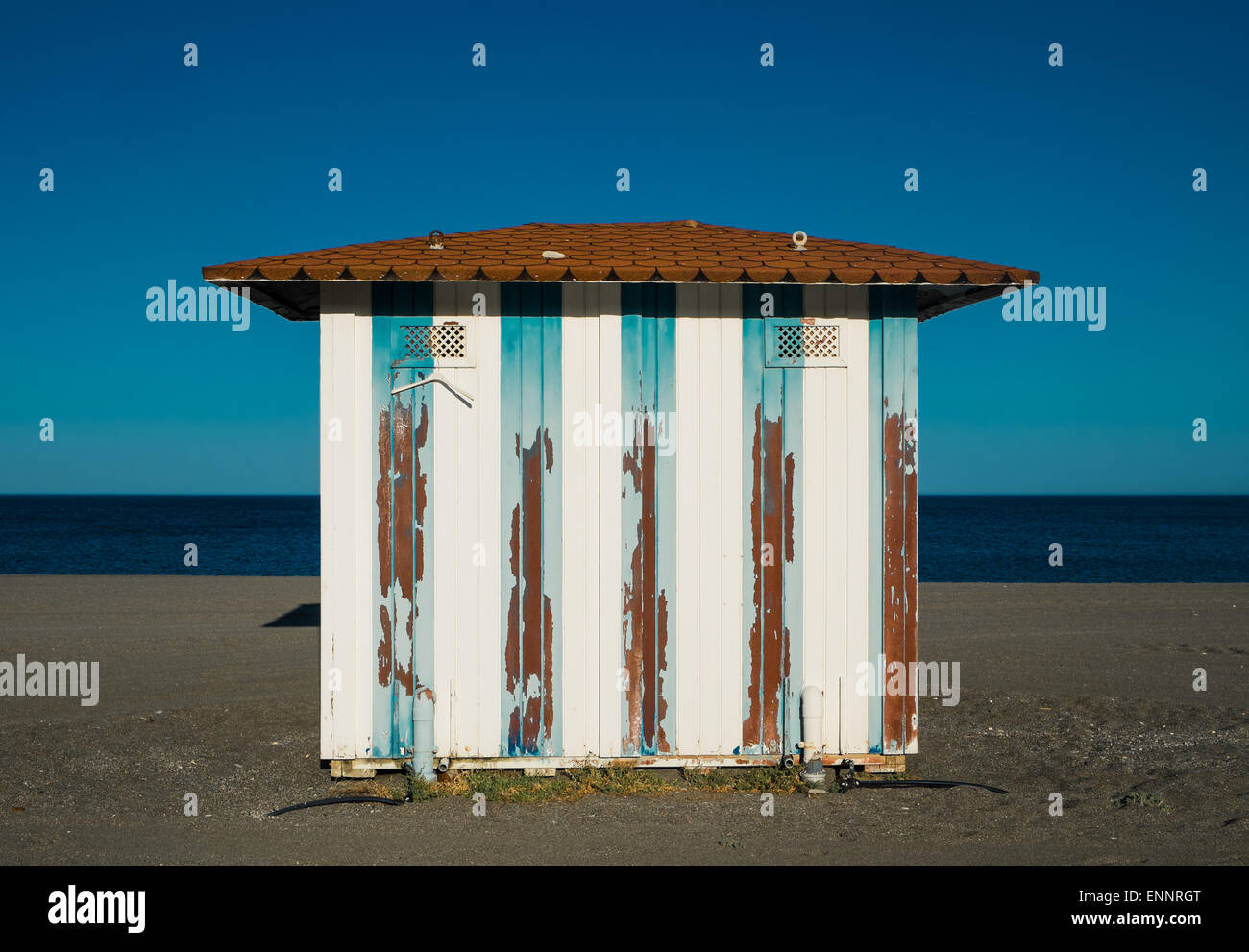 Cabine sulla spiaggia a Manilva in andalusia   Spagna meridionale Foto Stock