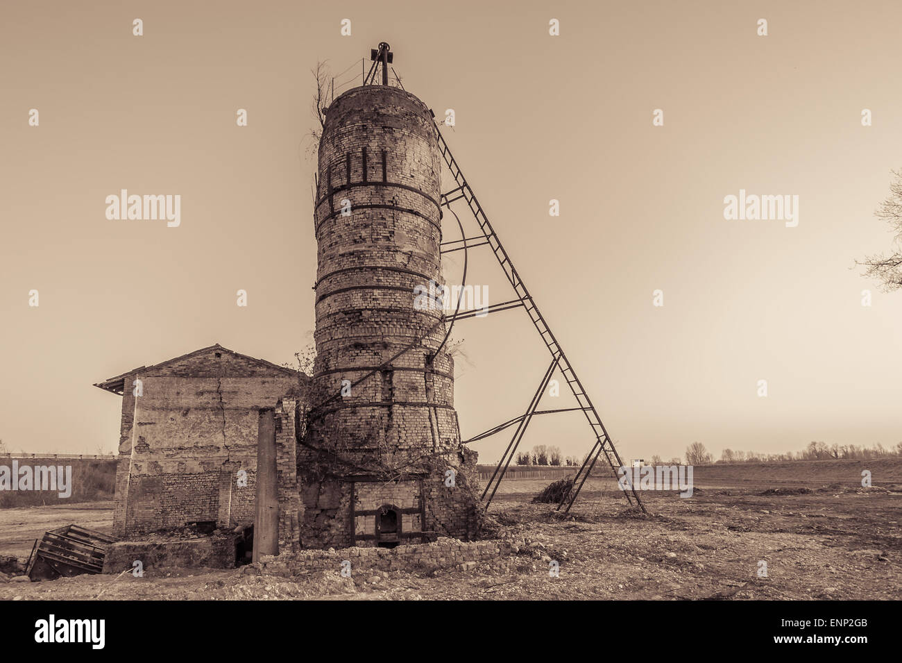 Foto in stile vintage di un forno abbandonato Foto Stock