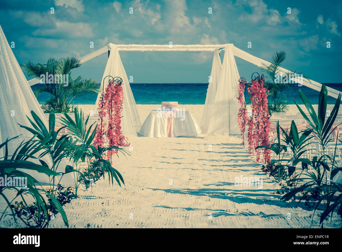 Bella vintage altare di nozze sulla spiaggia caraibica Foto Stock